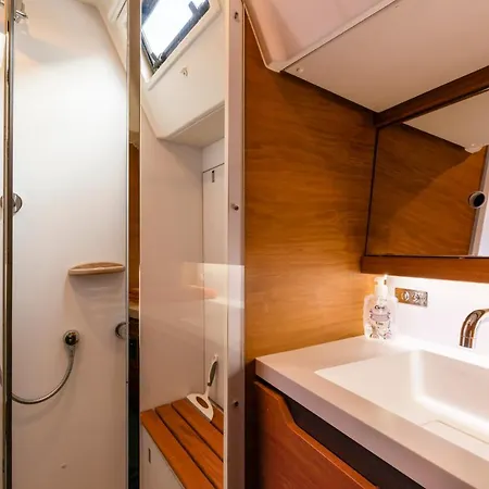 Båthotell Voilier Luxe Face Au Palais